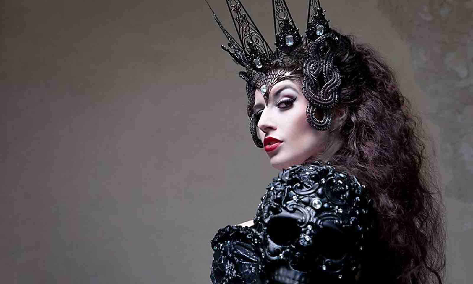 Nrushingha Tarai's odia poem Mrutyu o Naaree